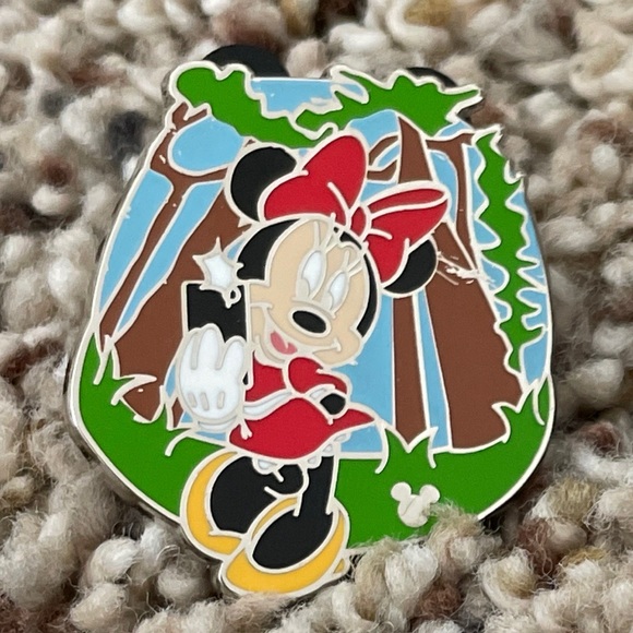 Disneyland Cast Hidden Mickey California Activities Minnie Mouse 2020 Disney Pin - Picture 3 of 7